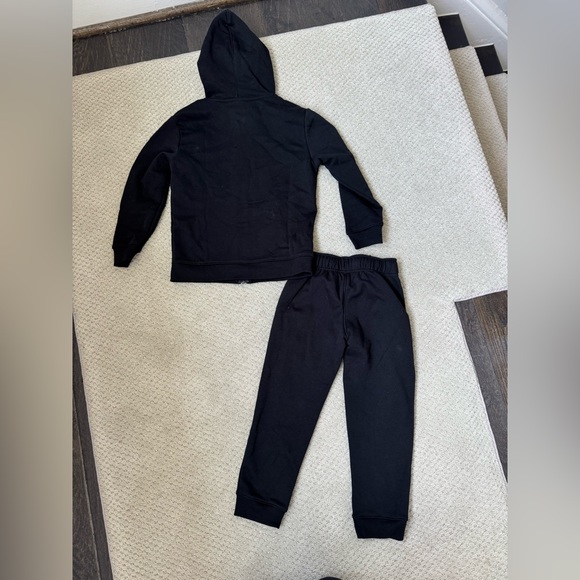 Cat and Jack Kids Black Hoodie and Jogger Set 4/5 - Picture 2 of 5